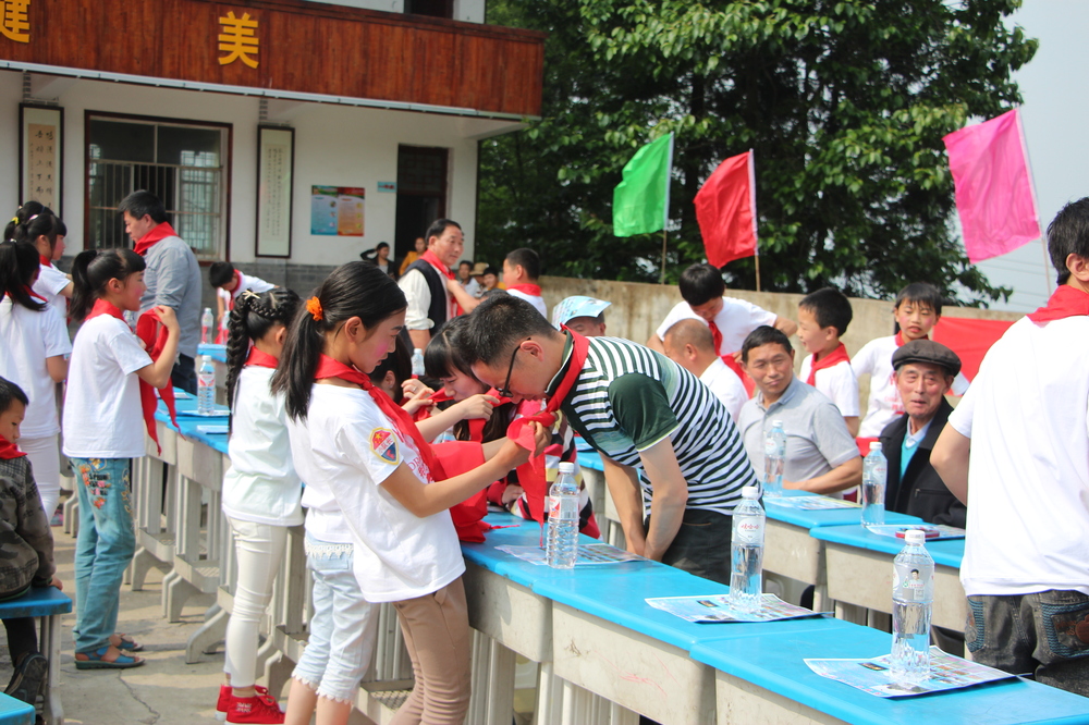 慰问两路小学